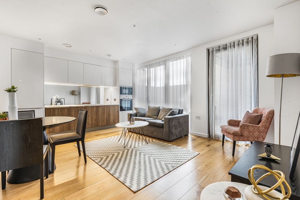 Property photo 2 of 9 921620 (3)