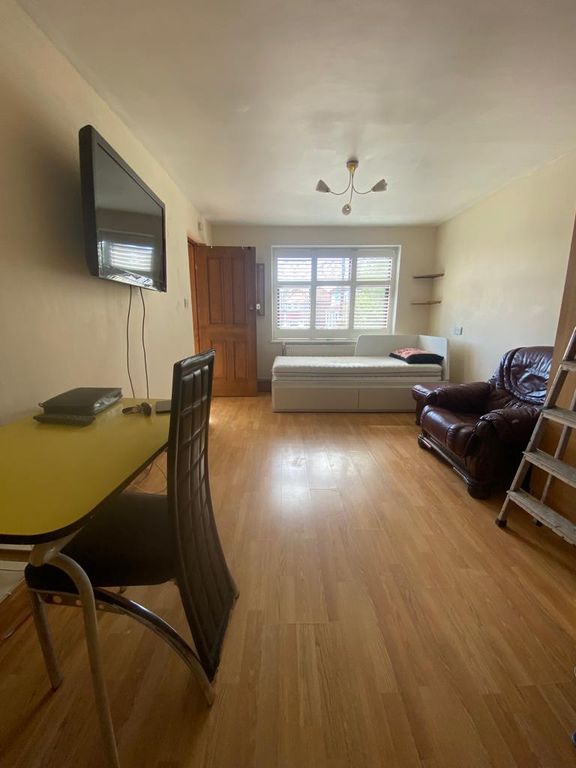 Property photo 2 of 3 Gallery