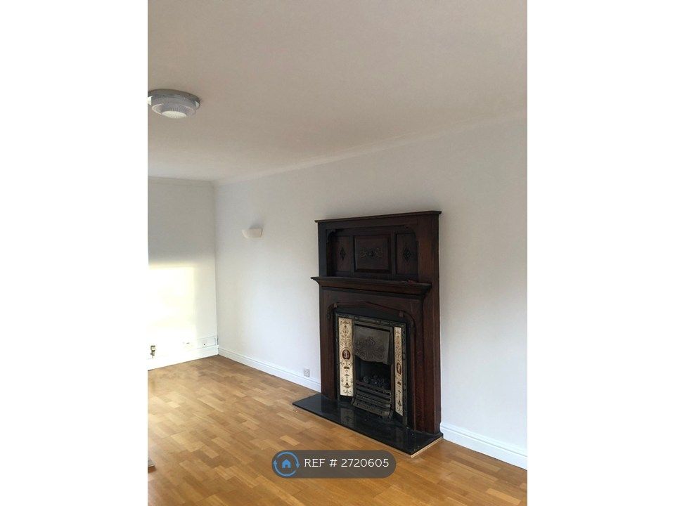 Property photo 3 of 8 Living Room