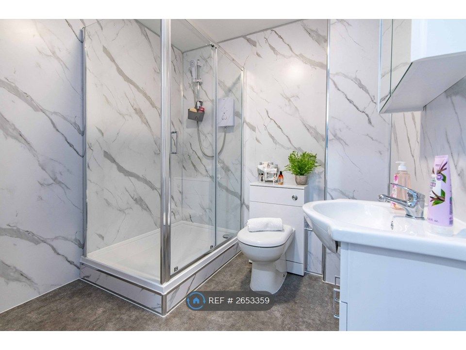 Property photo 3 of 12 Example En Suite Shower Room