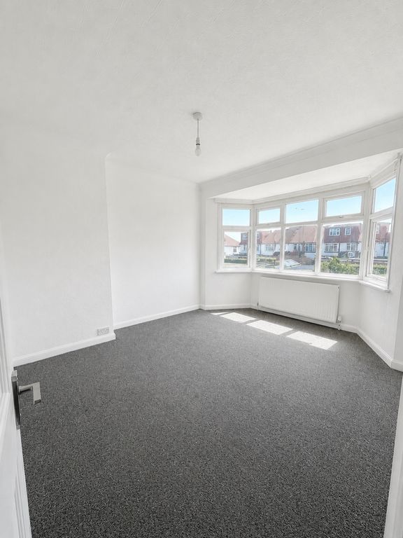 Property photo 2 of 8 584Ca92E-001E-459A-B3c0-48A9865Aa1d4