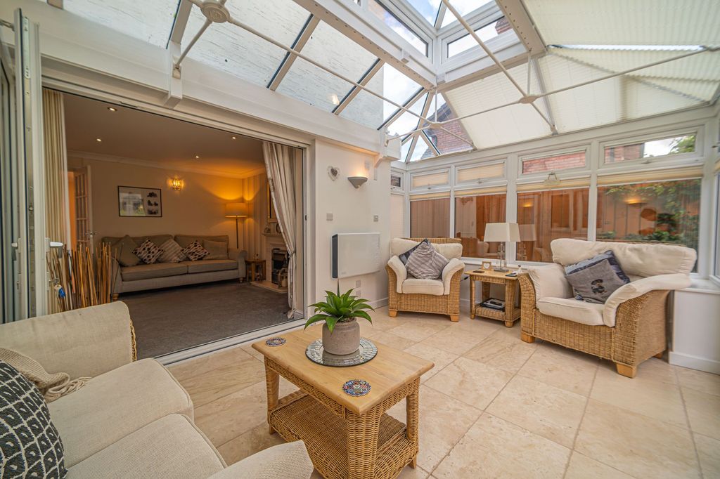 Property photo 2 of 47