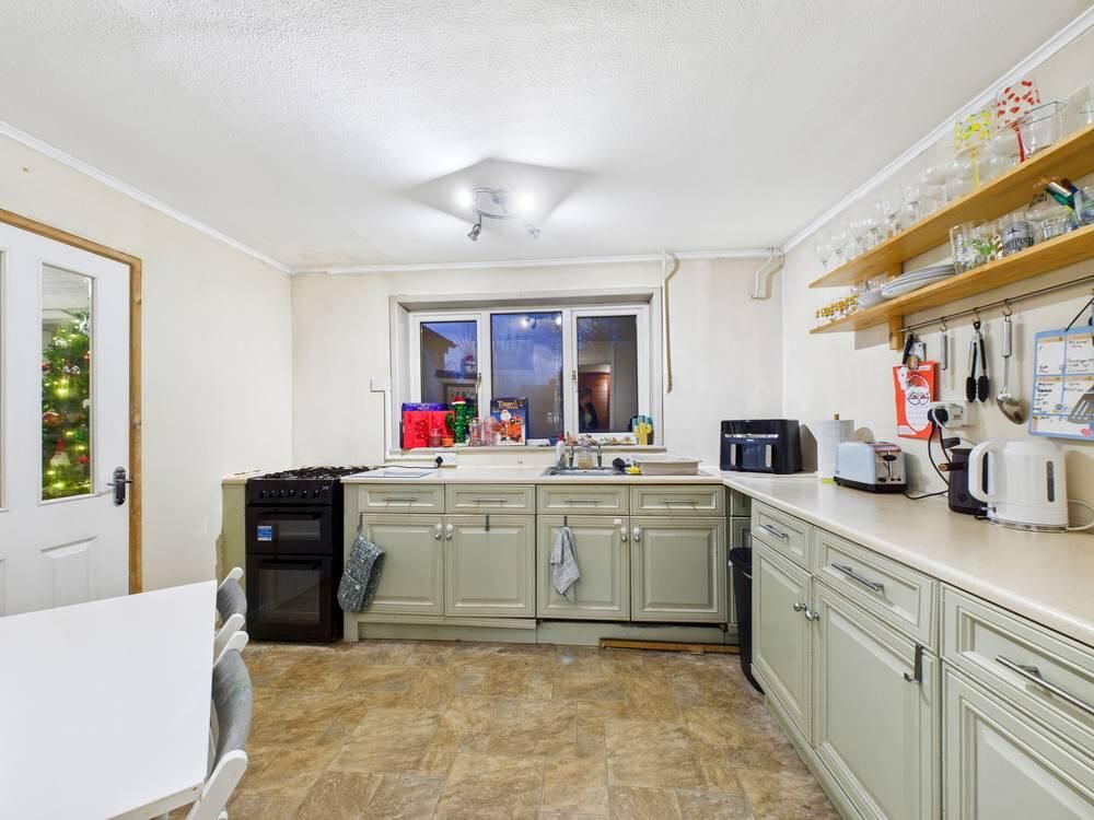 Property photo 3 of 15 Cam05488G0-Pr0137-Still012-Thumbnail-H750-70.Jpg