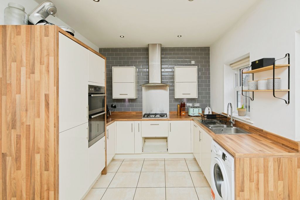 Property photo 2 of 20 Kitchen Diner