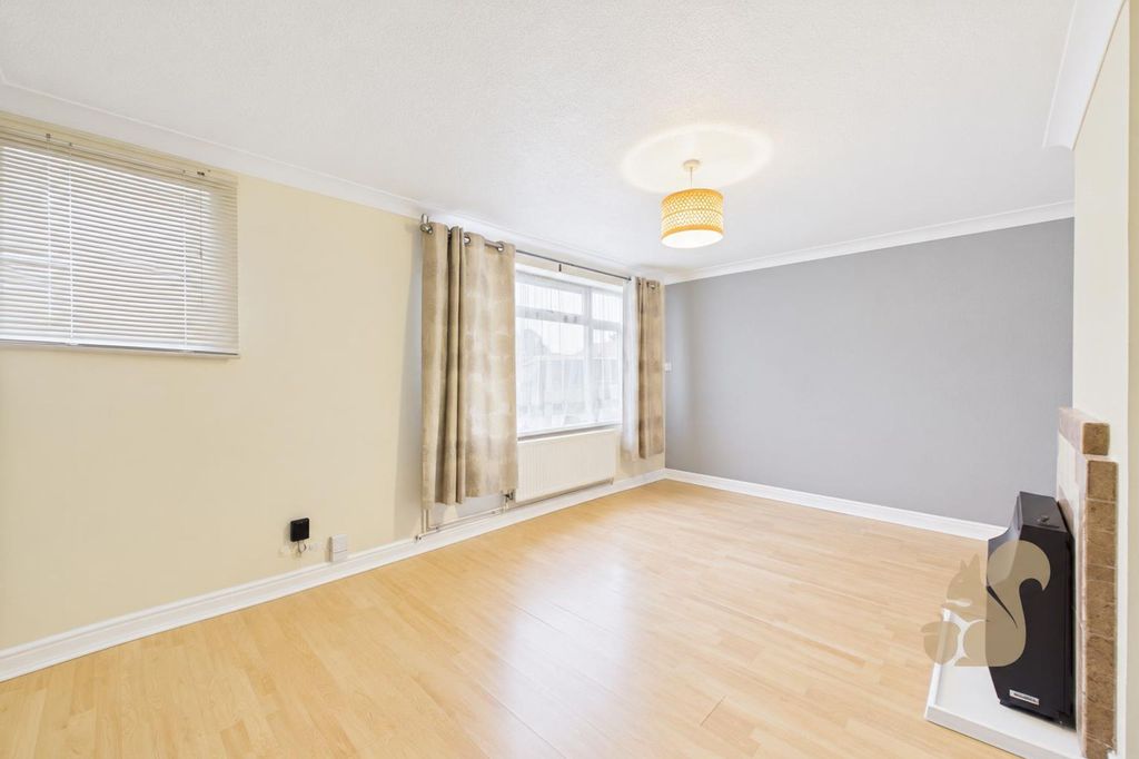 Property photo 2 of 19 Living.Png