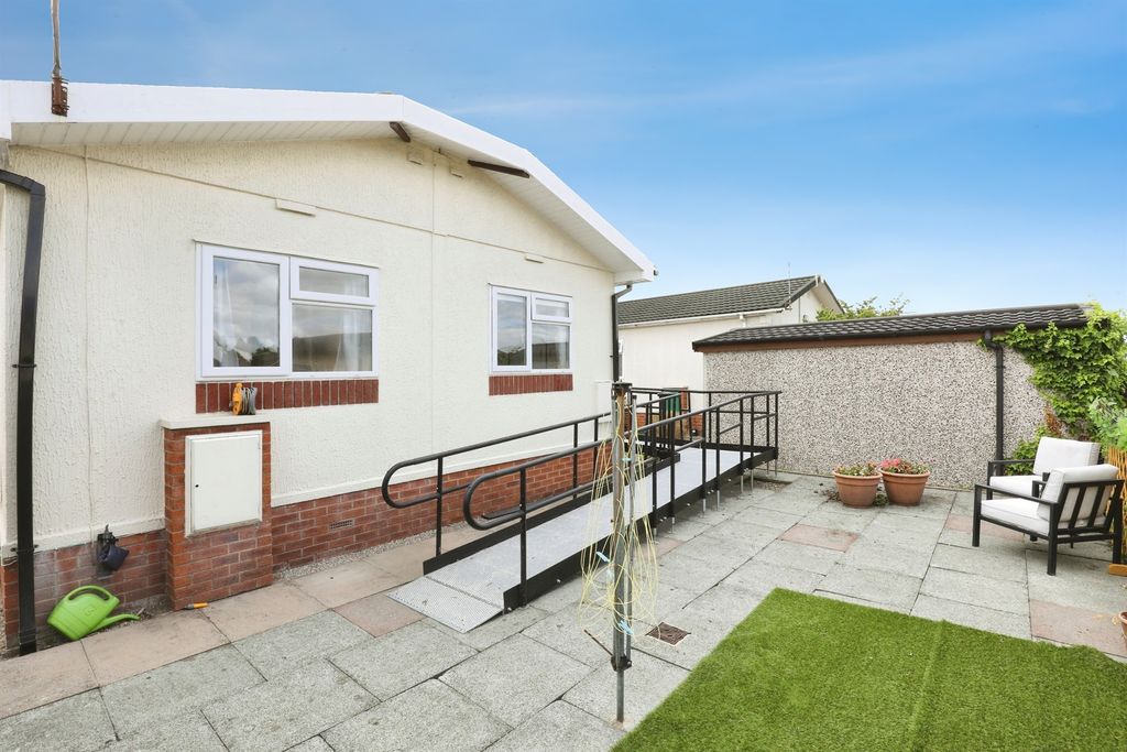 Property photo 3 of 18