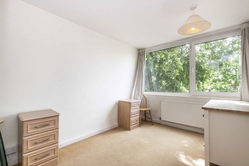 Property photo 3 of 4