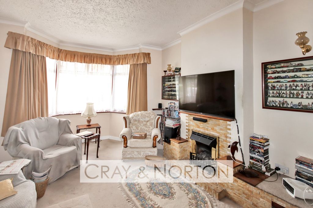 Property photo 2 of 8 Photo 2