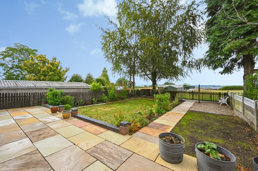 Property photo 3 of 16 Garden