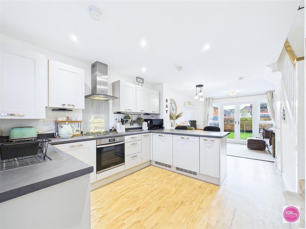 Property photo 3 of 28 Cam02275G0-Pr0111-Still004.Jpg