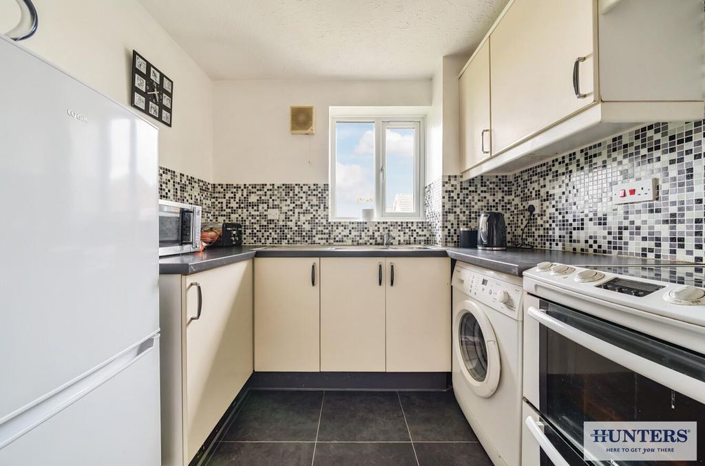 Property photo 3 of 13 Kitchen