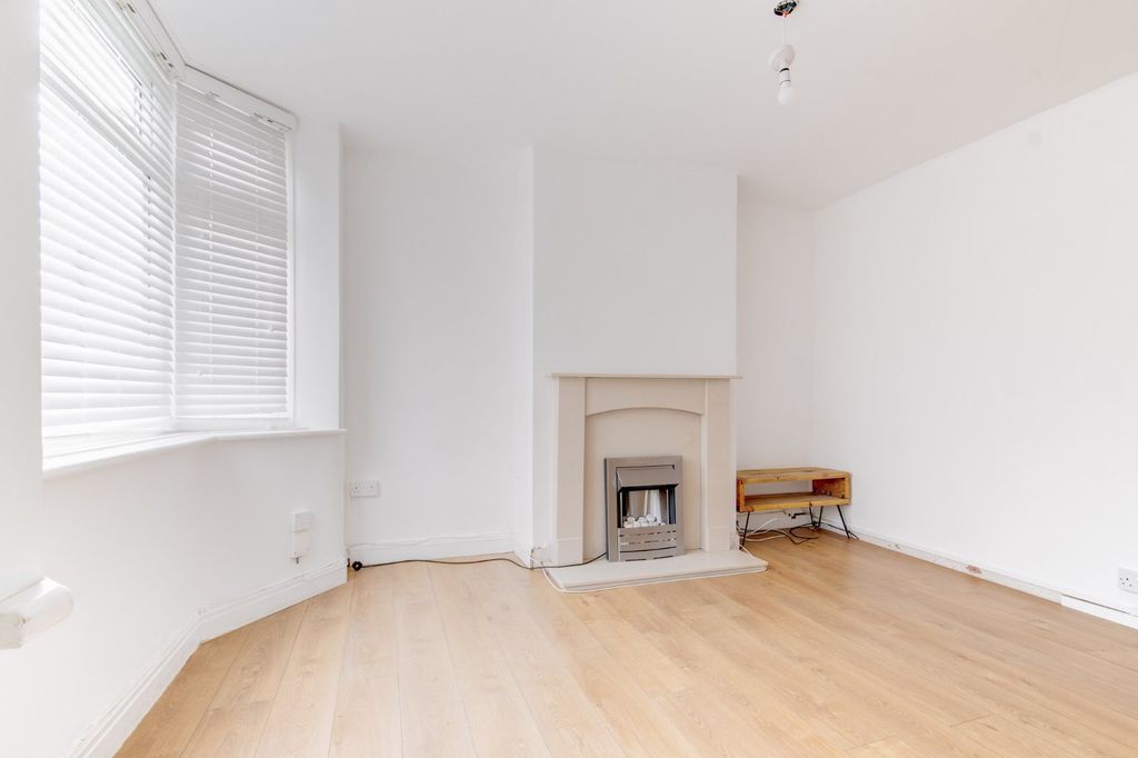 Property photo 2 of 11 Picture No. 05