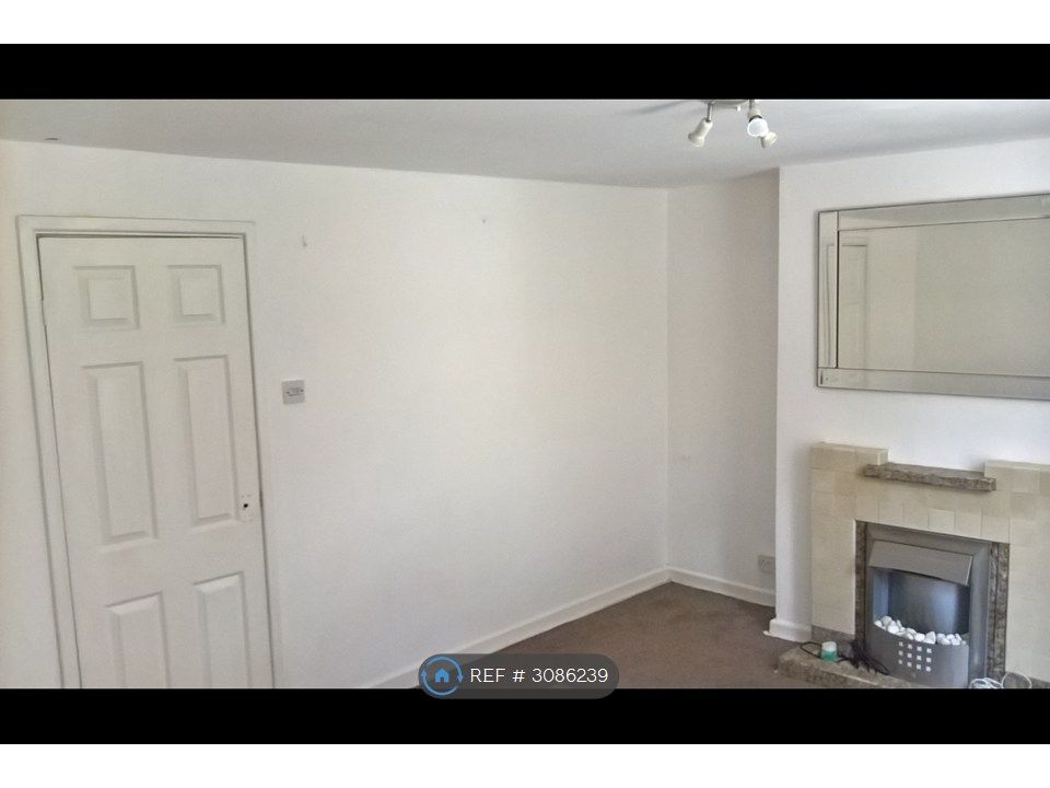Property photo 2 of 12 Bright Living Room