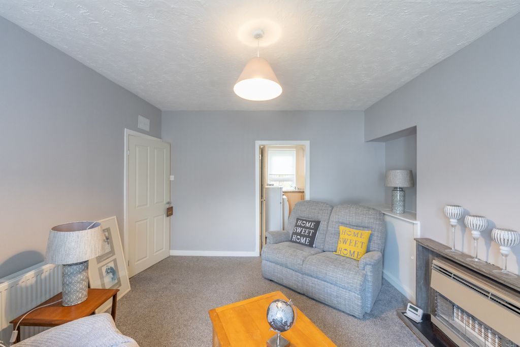 Property photo 3 of 17 Gallery