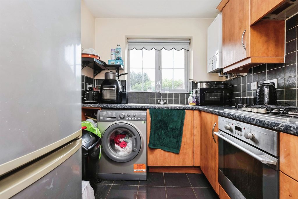 Property photo 3 of 12