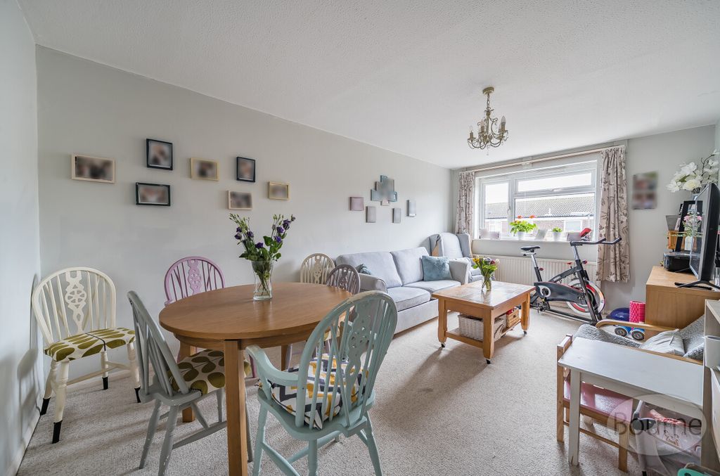 Property photo 2 of 10 92351d26-B202-436...