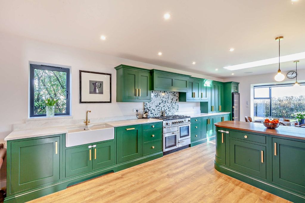 Property photo 2 of 14 Picture No. 05