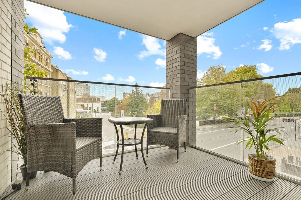 Property photo 3 of 23