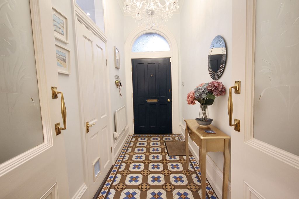 Property photo 3 of 24 Entrance