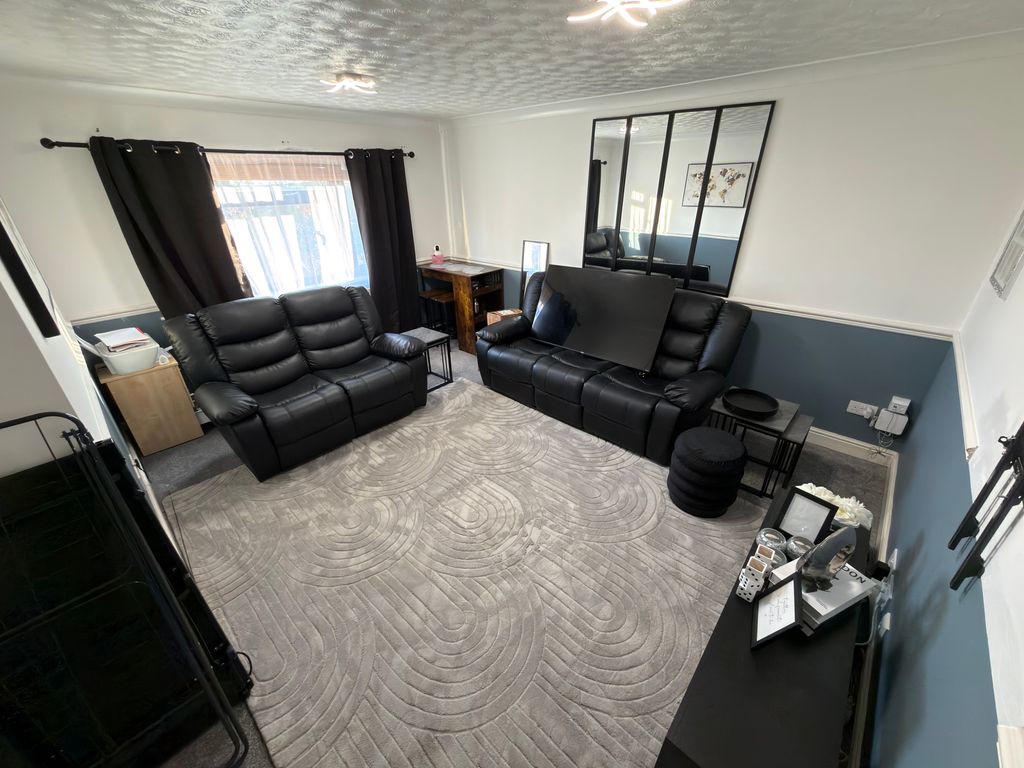 Property photo 2 of 11 Image