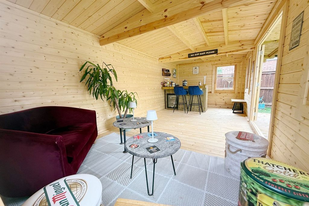 Property photo 1 of 26 Garden Room