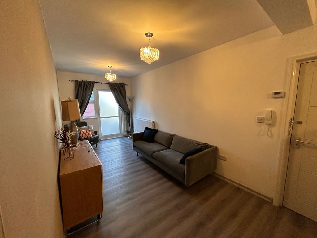 Property photo 3 of 7 Image