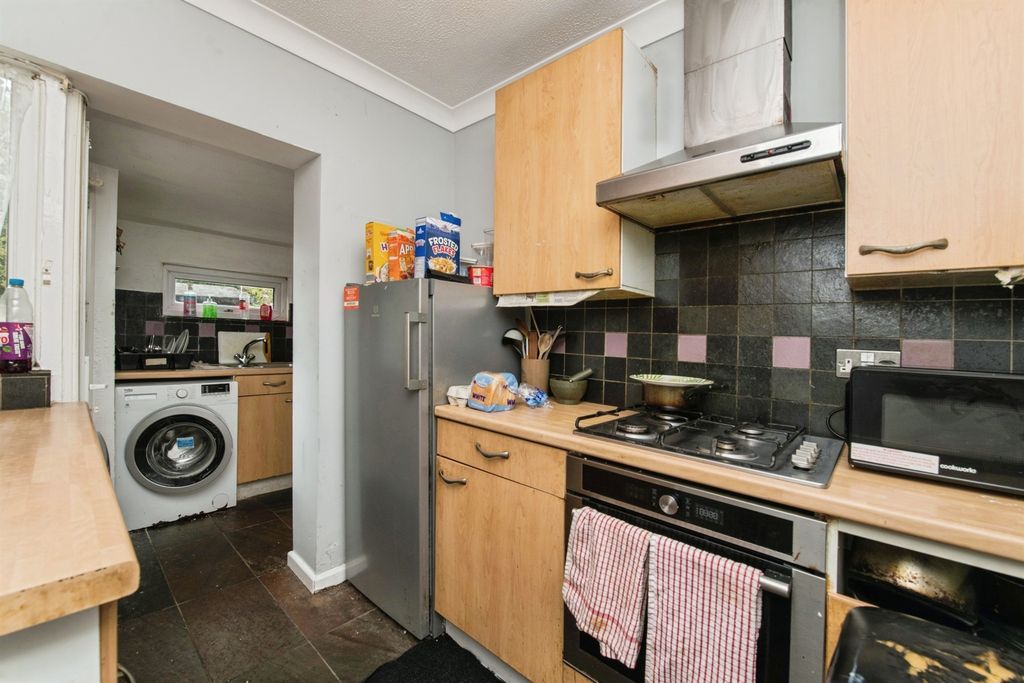 Property photo 3 of 14