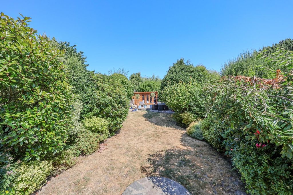 Property photo 3 of 26