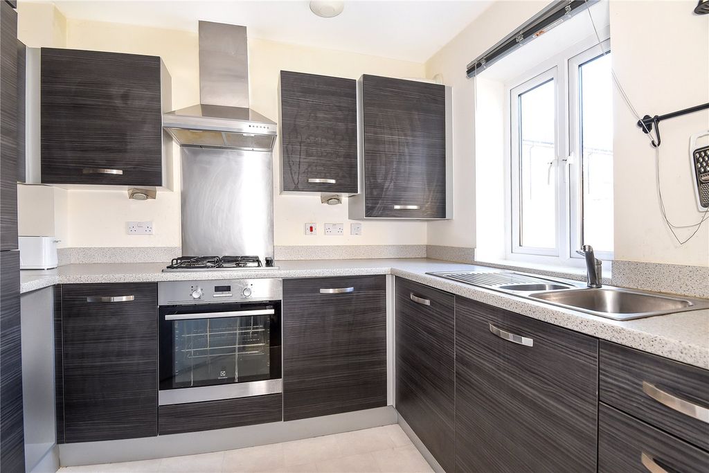 Property photo 2 of 9 2