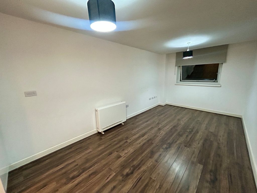 Property photo 3 of 6 Picture No. 02