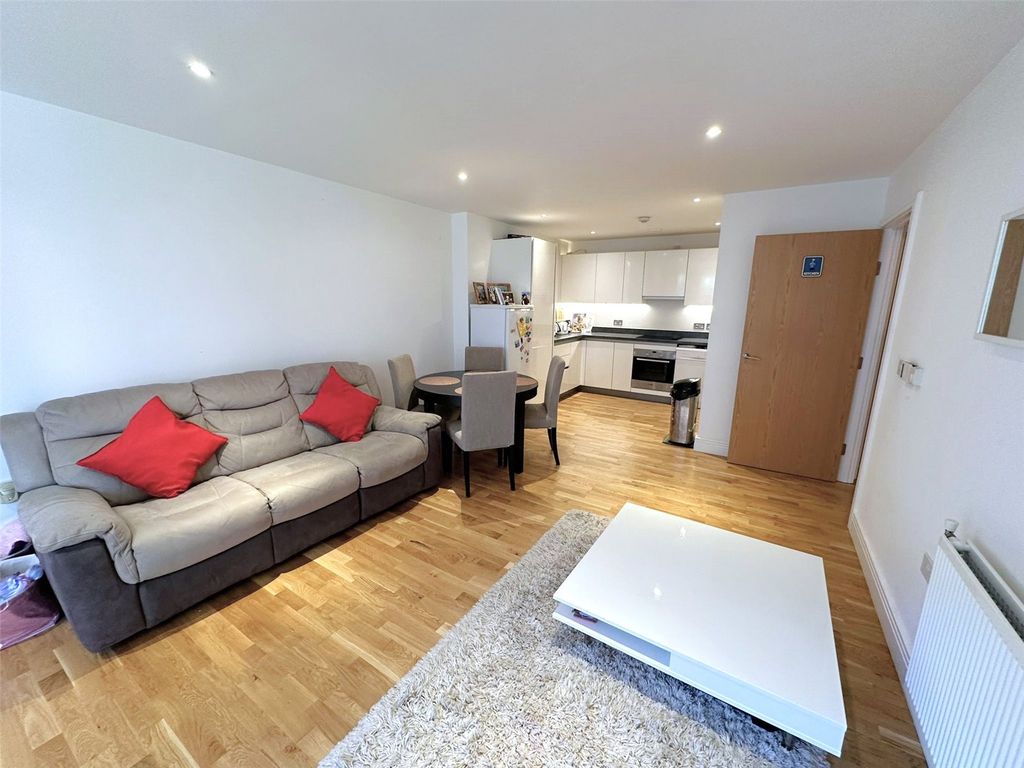 Property photo 2 of 12 Lounge