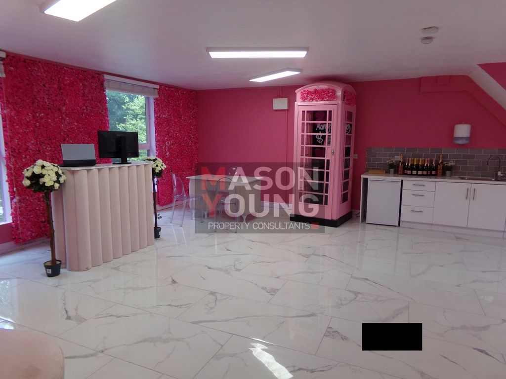 Property photo 1 of 9 Internal