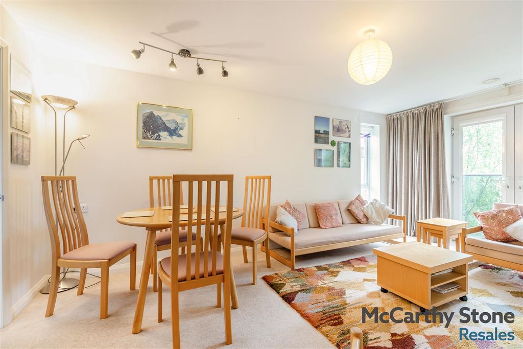 Property photo 3 of 16 8691352-Interior17.Jpg