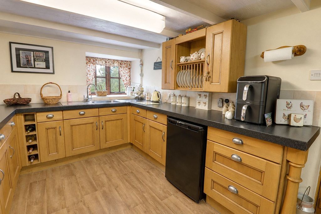 Property photo 2 of 22 Picture No. 02
