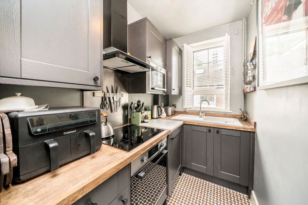 Property photo 2 of 4