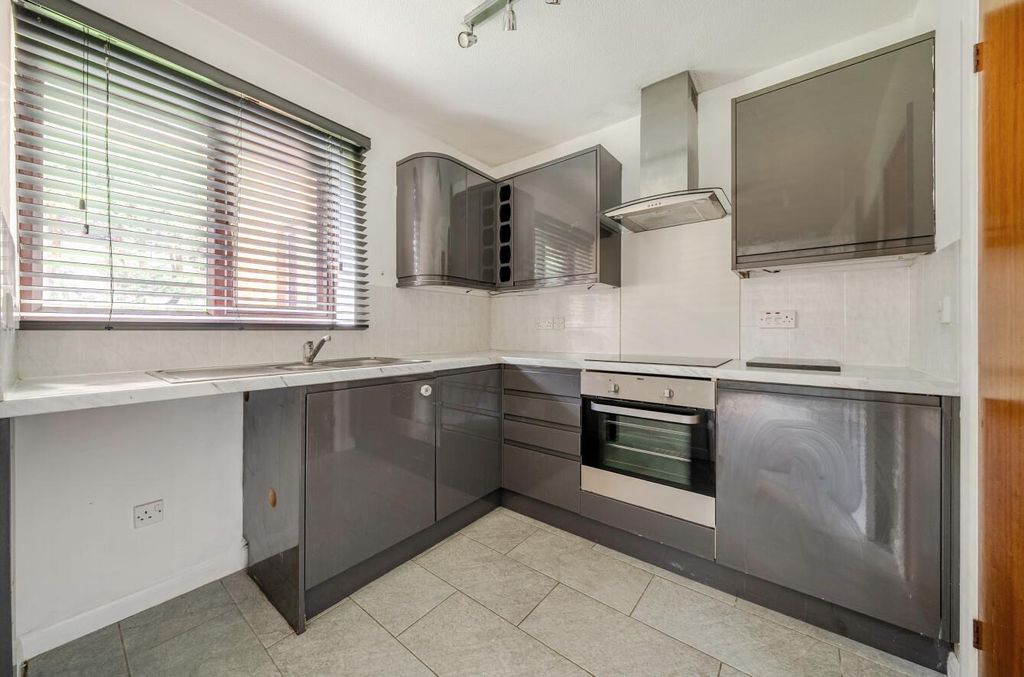 Property photo 3 of 13 1389464-4-693Ac124E6515.Jpg