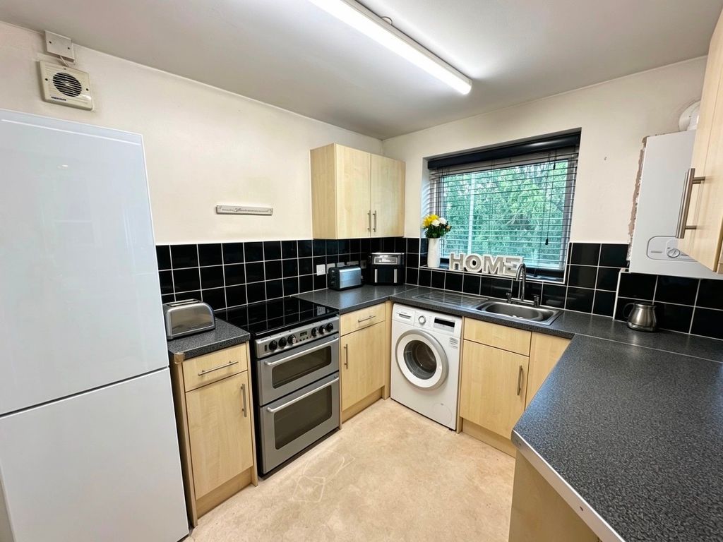 Property photo 2 of 8