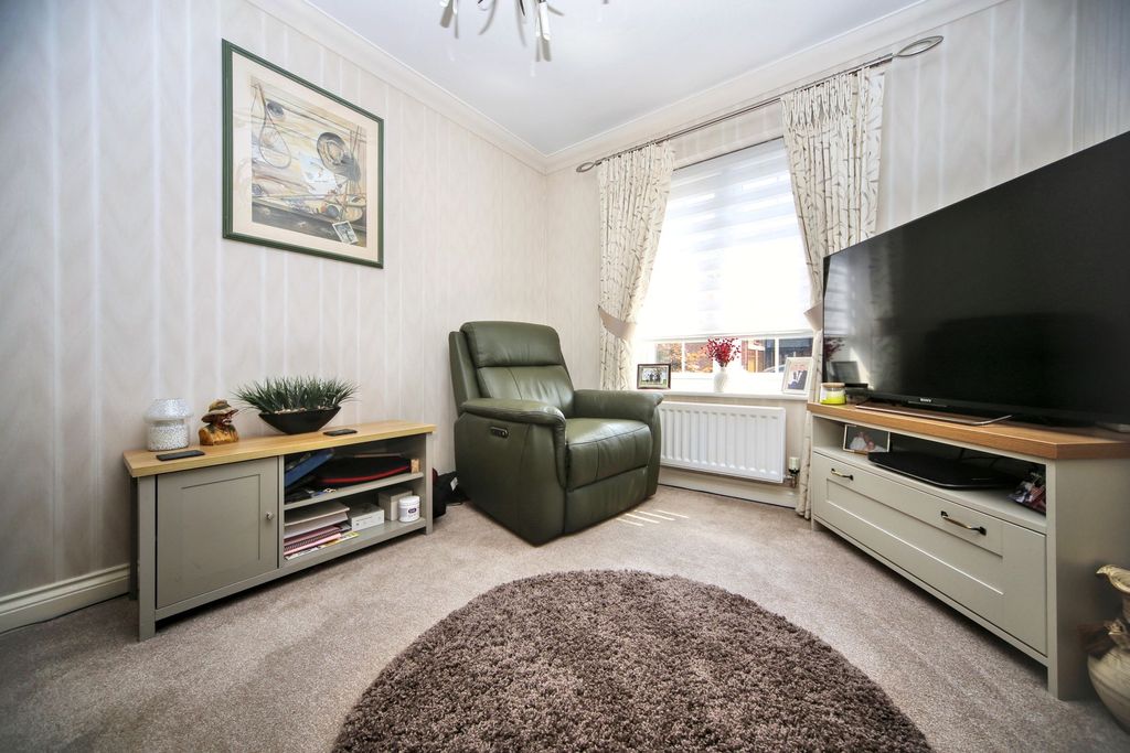 Property photo 2 of 23