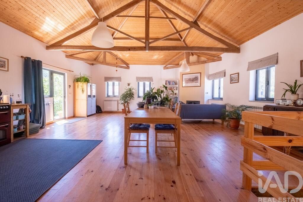 Property photo 1 of 40