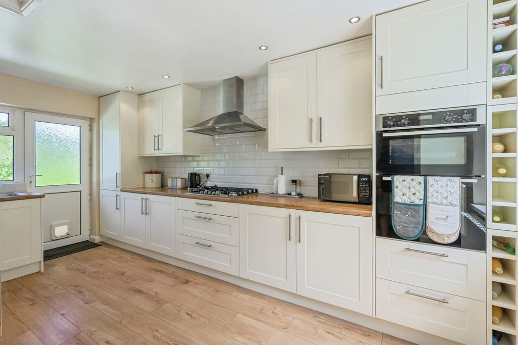 Property photo 3 of 18 Pbox-Img.Jpg