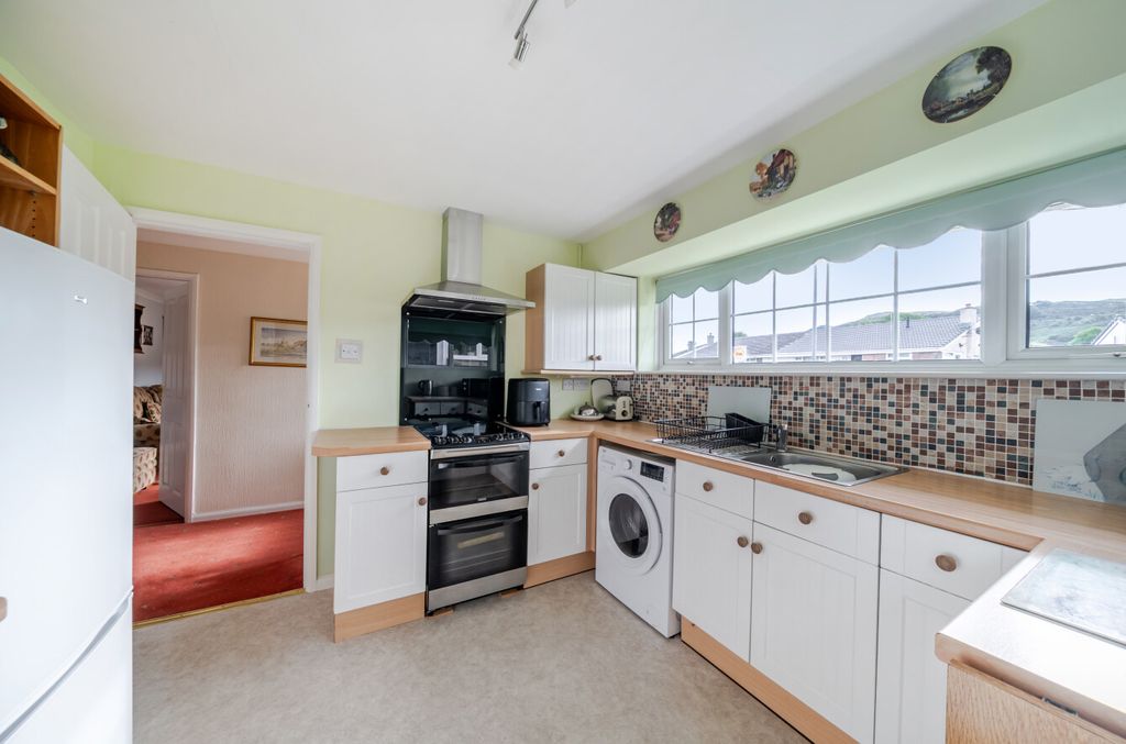Property photo 3 of 18 1520097-10-6Aaa62...