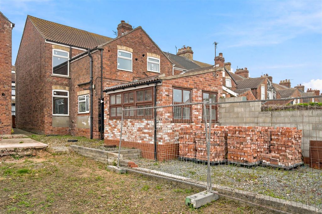 Property photo 3 of 18