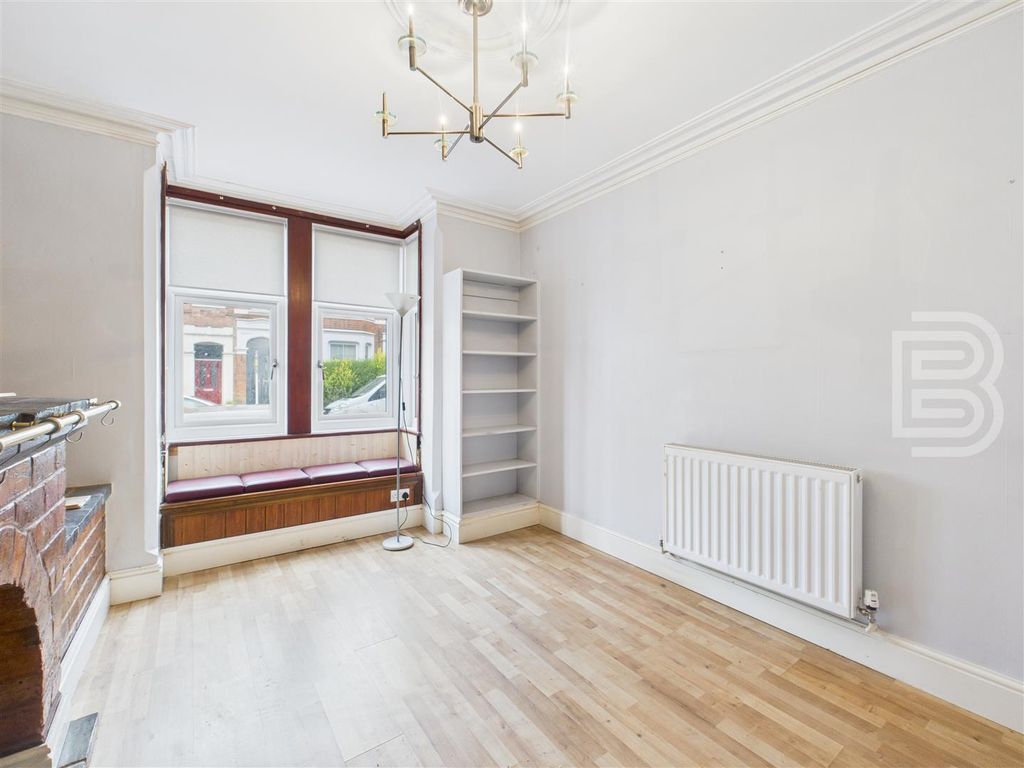 Property photo 3 of 18 Cam05587G0-Pr0077-Still007.Jpg