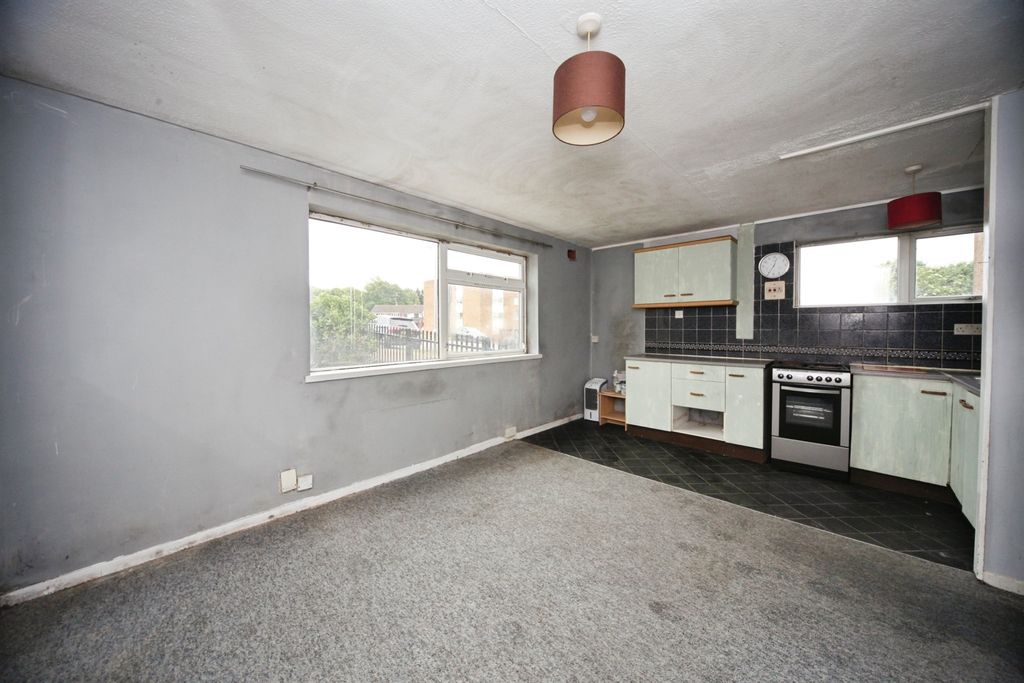 Property photo 2 of 13