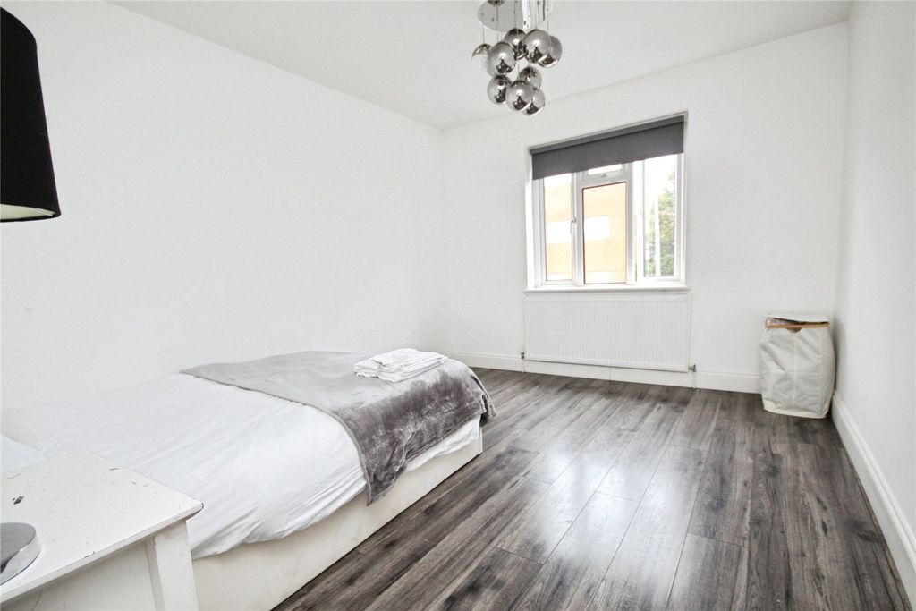 Property photo 3 of 11 Picture No. 13