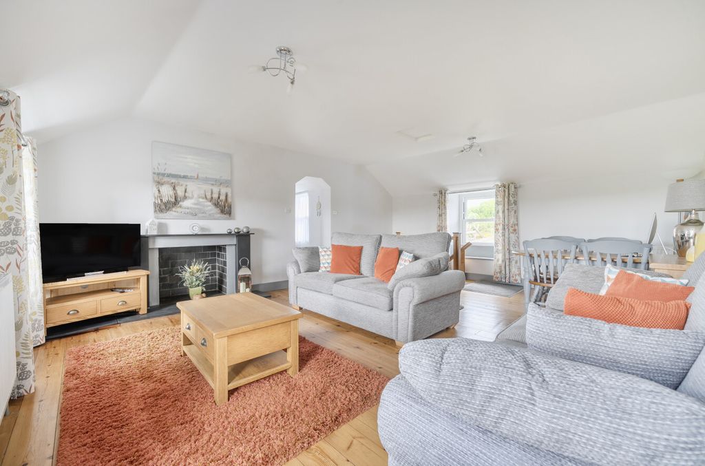 Property photo 2 of 15 23-6821Fb7044260-...