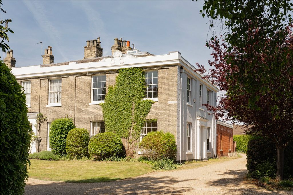 Property photo 1 of 18 41 Unthank Road