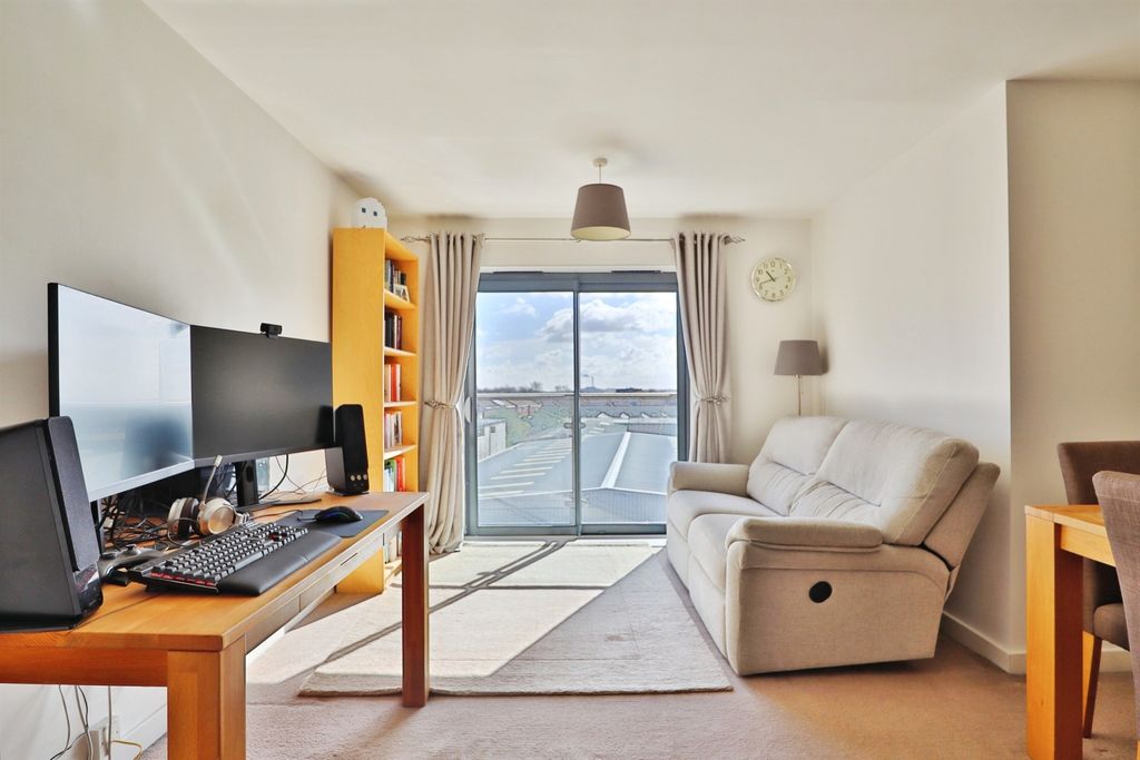 Property photo 1 of 6