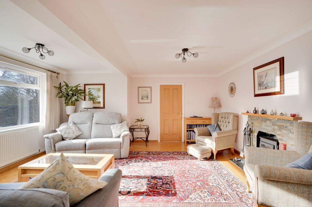 Property photo 3 of 25