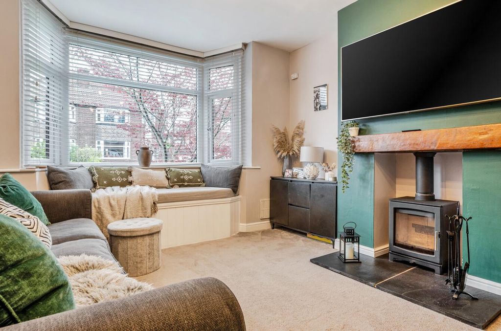 Property photo 3 of 20 1449368-9-69E6200940d3B.Jpg